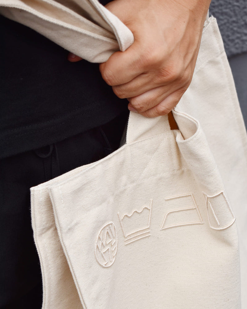 ICONIC EMBROIDERY TOTE